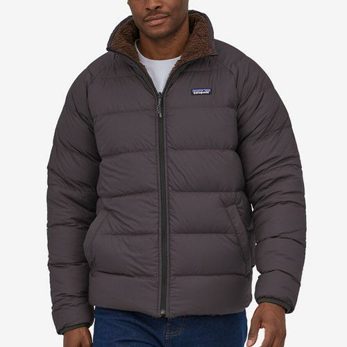 patagonia 4T ダウンジャケット　リバーシブル パタゴニアの暖かさ続く最強「黒ダウン」の正解着こなし。リバーシブル