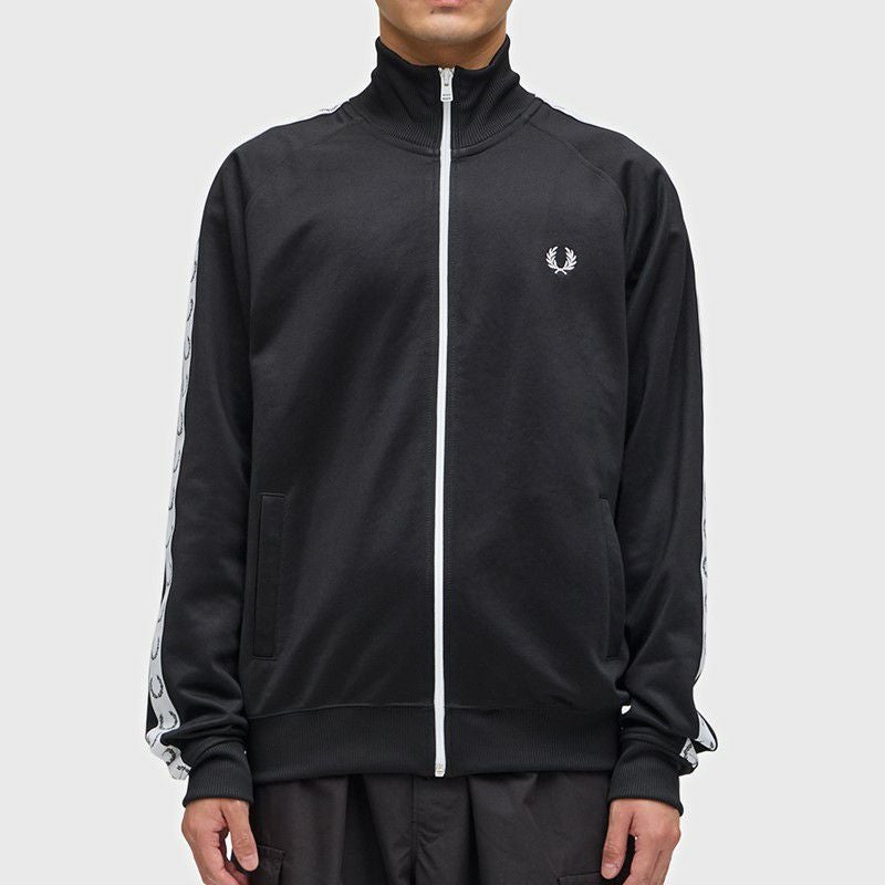 FRED PERRY⭐︎クロップド丈⭐︎トラックジャケット FRED PERRY（フレッドペリー）の「Cropped Taped Track Jacket