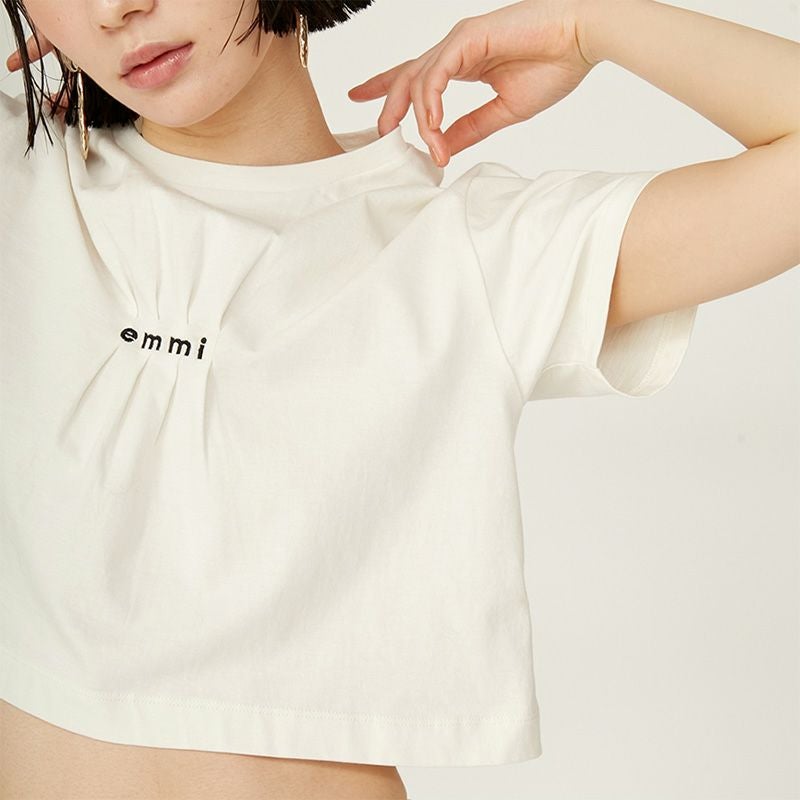 emmi/エミ】emmi×PlaX(TM)クロップドemmiロゴTシャツ・13WCT252066
